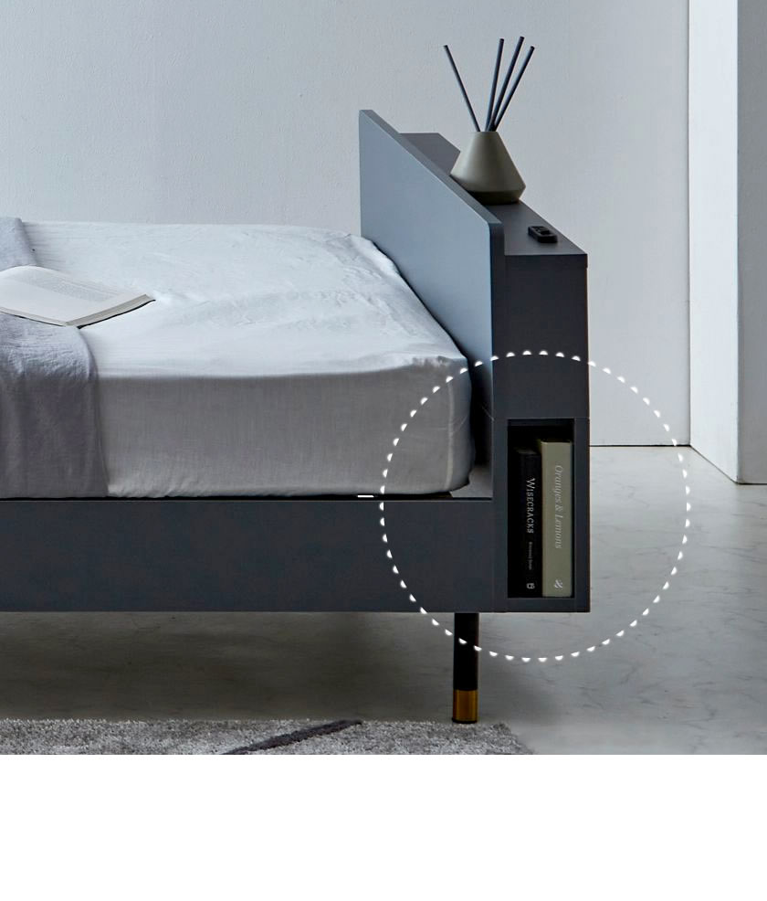 ヘッドボードサイドの収納スペース